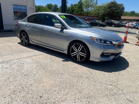 Used 2017 Honda Accord Sport image 6