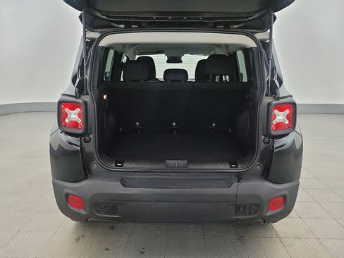 Used 2020 Jeep Renegade Latitude w/ Cold Weather Group image 29