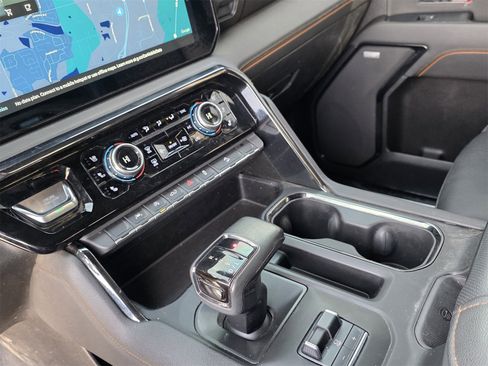 Used 2022 GMC Sierra 1500 AT4 w/ AT4 Preferred Package image 17