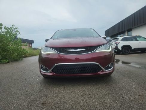 Used 2019 Chrysler Pacifica Limited FWD image 7
