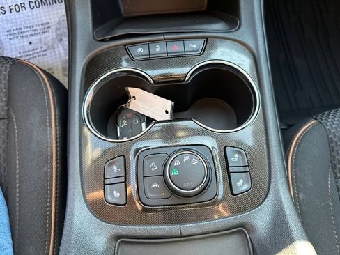 Certified 2022 GMC Acadia AT4 AWD/4WD image 36