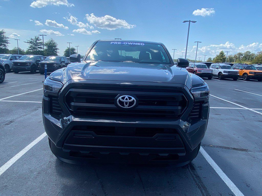 Used 2025 Toyota Tacoma SR RWD image 2