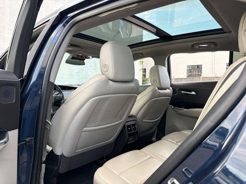 Used 2019 Cadillac XT4 Premium Luxury w/ Technology Package AWD/4WD image 15
