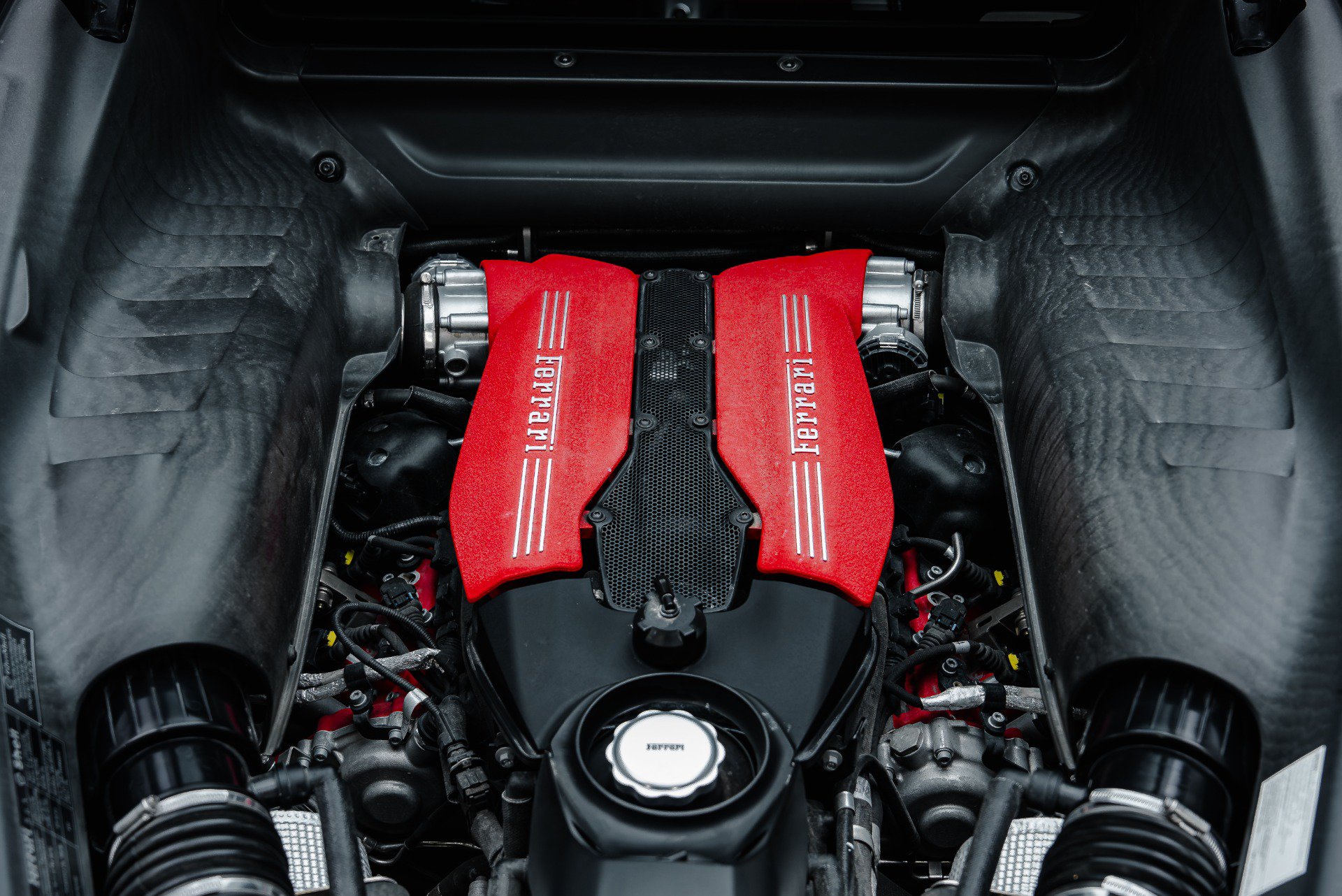 Used 2016 Ferrari 488 GTB RWD image 39