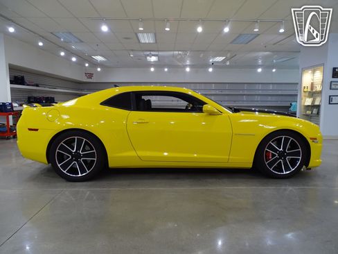Used 2010 Chevrolet Camaro SS w/ RS Package image 18