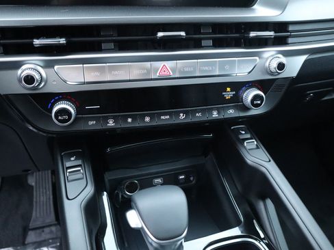 New 2025 Kia Telluride S image 38