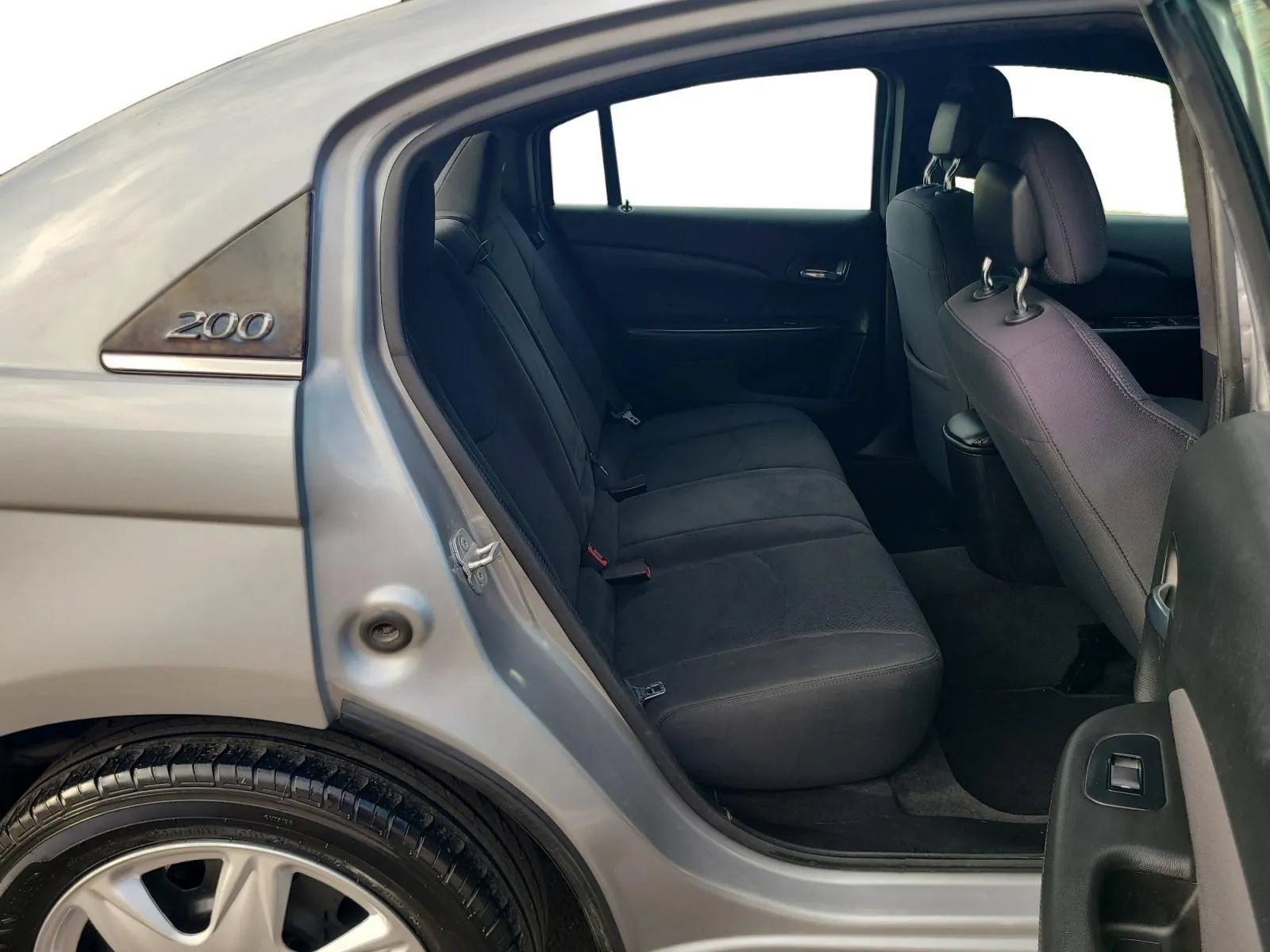 Used 2014 Chrysler 200 LX FWD image 20