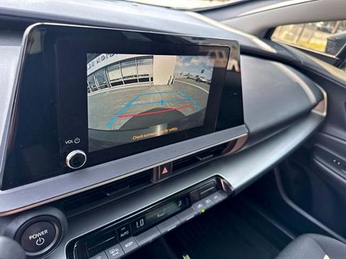 Used 2023 Toyota Prius LE FWD image 16