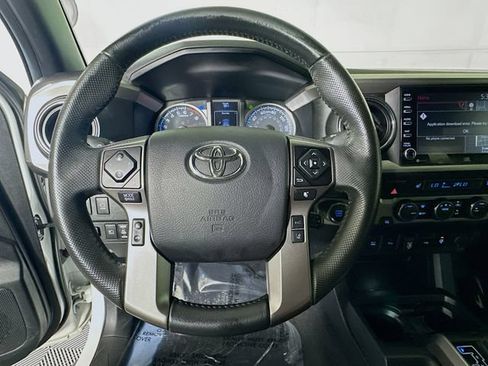 Used 2022 Toyota Tacoma Limited RWD image 15