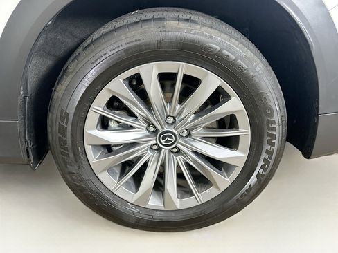 Used 2024 MAZDA CX-90 Plug-In Hybrid w/ Preferred AWD/4WD image 11