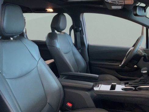 Certified 2025 Toyota Sienna Limited AWD/4WD image 34