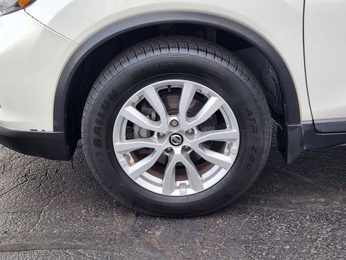 Used 2018 Nissan Rogue SV w/ Premium Package image 12