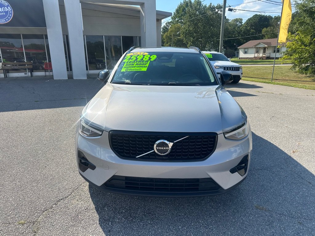 Used 2023 Volvo XC40 B4 Ultimate FWD image 8