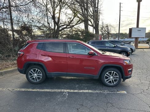 Used 2019 Jeep Compass Latitude image 5