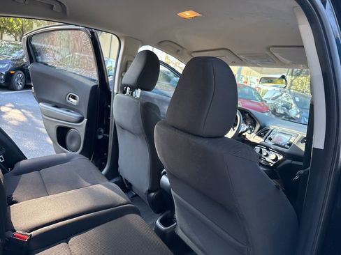 Used 2018 Honda HR-V LX image 19