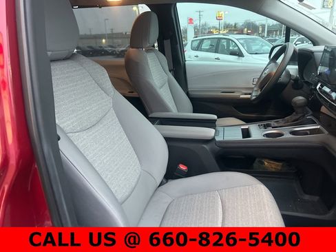 Certified 2025 Toyota Sienna LE image 7