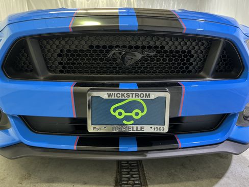 Used 2017 Ford Mustang GT Premium w/ Equipment Group 401A RWD image 4