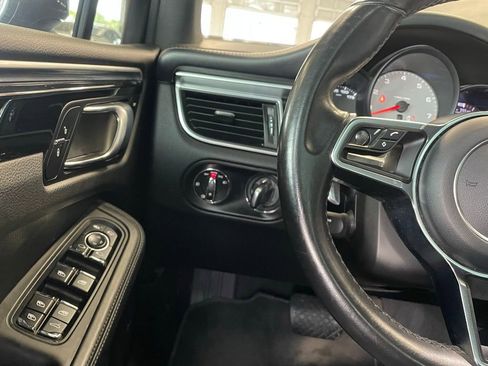 Used 2018 Porsche Macan S image 15