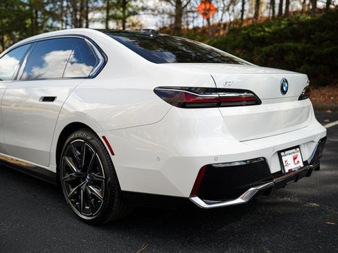 Used 2024 BMW i7 eDrive50 w/ M Sport Package image 8