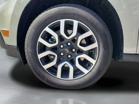 Used 2024 Ford Maverick Lariat FWD image 8