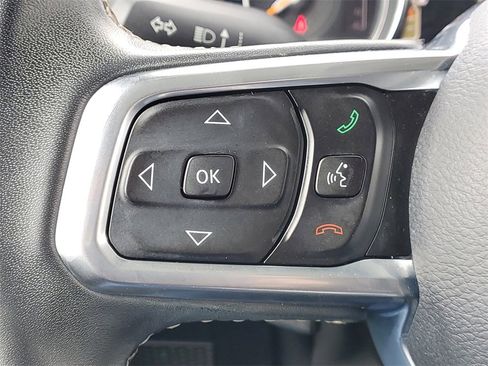 Used 2019 Jeep Wrangler Unlimited Sahara image 19