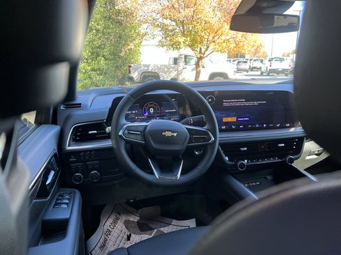 New 2026 Chevrolet Suburban LT w/ Comfort Package image 17