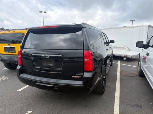 Used 2019 Chevrolet Suburban Premier RWD image 3