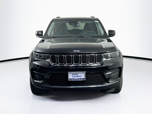 Used 2023 Jeep Grand Cherokee Laredo AWD/4WD image 2