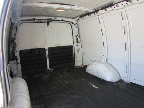 Used 2013 Chevrolet Express 2500 image 16