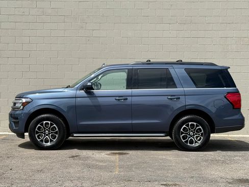 Used 2022 Ford Expedition XLT AWD/4WD image 3