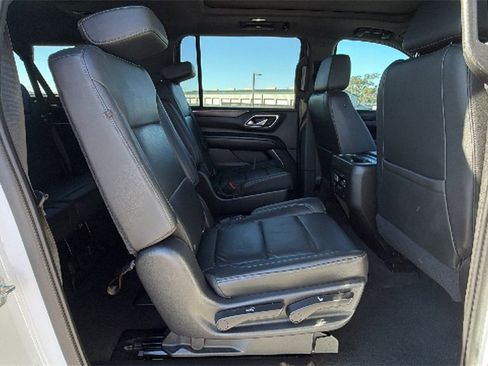 Used 2021 Chevrolet Suburban LT w/ LT Signature Package image 39