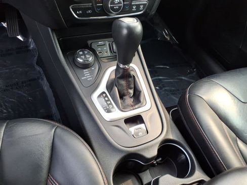 Used 2014 Jeep Cherokee Trailhawk w/ Technology Group AWD/4WD image 13