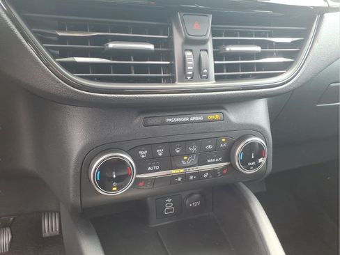 Certified 2025 Ford Escape ST-Line Select AWD/4WD image 17