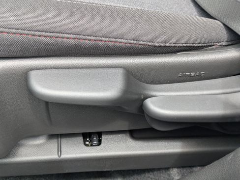 New 2026 Chevrolet Trax RS w/ Sunroof Package FWD image 11