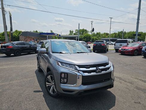 Used 2023 Mitsubishi Outlander Sport SE image 4