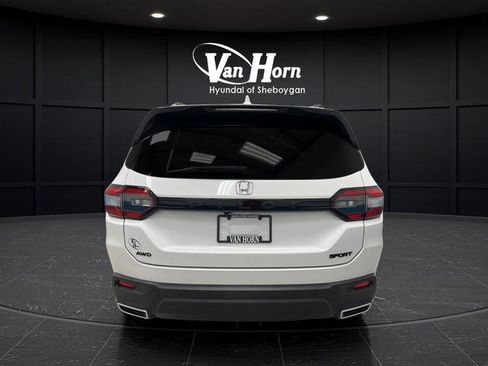 Used 2023 Honda Pilot Sport image 6