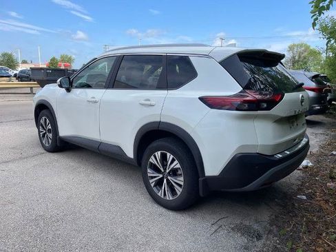 Used 2023 Nissan Rogue SV w/ SV Premium B Package AWD/4WD image 3