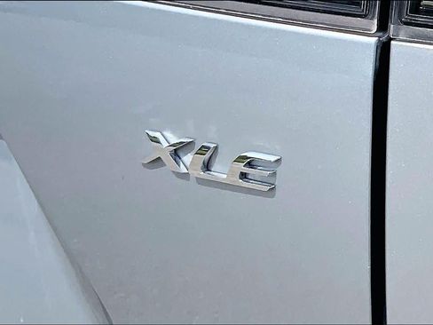 Certified 2025 Toyota Corolla Cross XLE FWD image 30