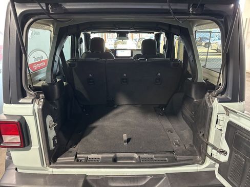 Used 2024 Jeep Wrangler Willys image 25
