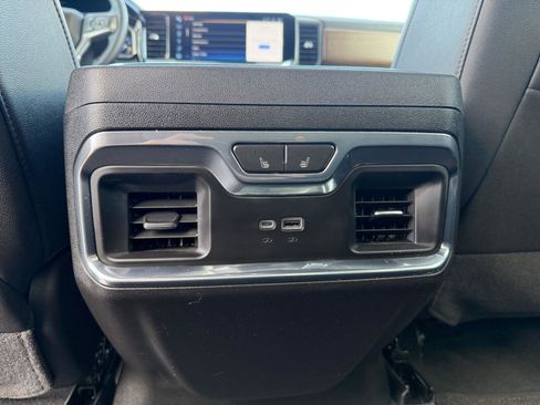 Used 2023 Chevrolet Silverado 1500 High Country image 23