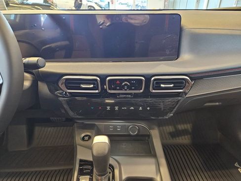 New 2026 Nissan Sentra SR w/ Floor Mat Package FWD image 18