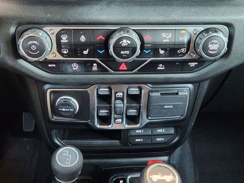 Used 2024 Jeep Wrangler Sport S image 18