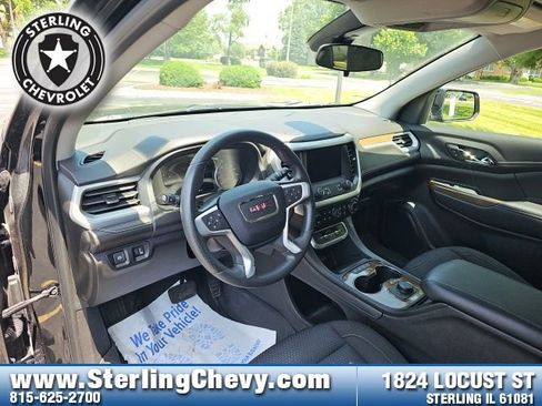 Used 2023 GMC Acadia SLE w/ LPO, Floor Liner Package image 11