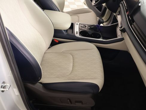 Used 2025 Kia Carnival SX FWD image 14