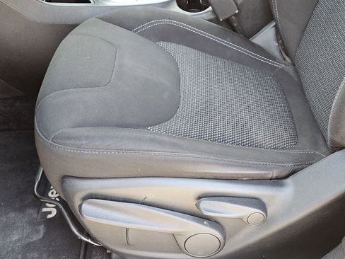 Used 2019 Jeep Cherokee Latitude w/ Popular Appearance Group FWD image 27