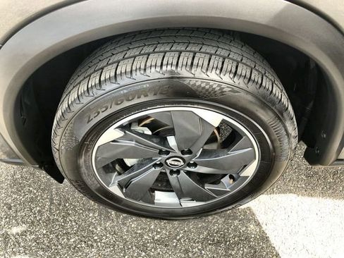 Used 2025 Nissan Rogue SV image 10