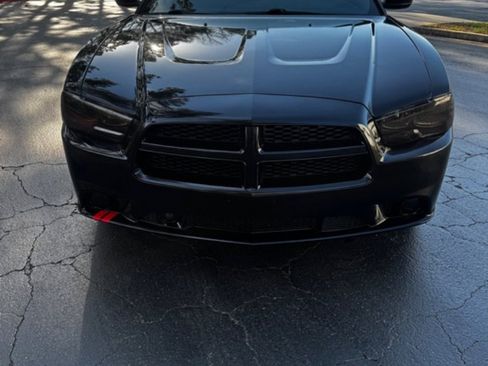 Used 2012 Dodge Charger SXT Plus image 2