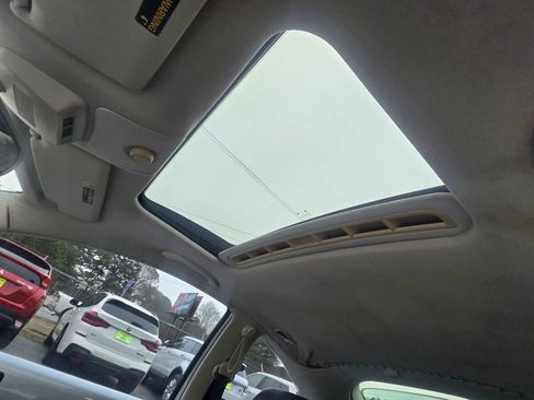 Used 2009 Volkswagen Beetle Coupe image 8