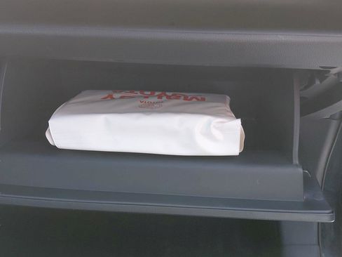 Used 2021 Toyota RAV4 LE image 12