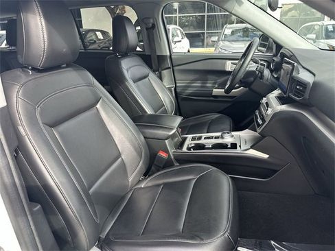 Used 2024 Ford Explorer XLT w/ Equipment Group 202A image 28